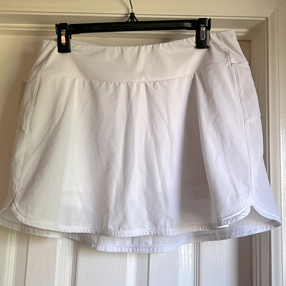 Zella athletic skirt with built in shorts. White, size large.